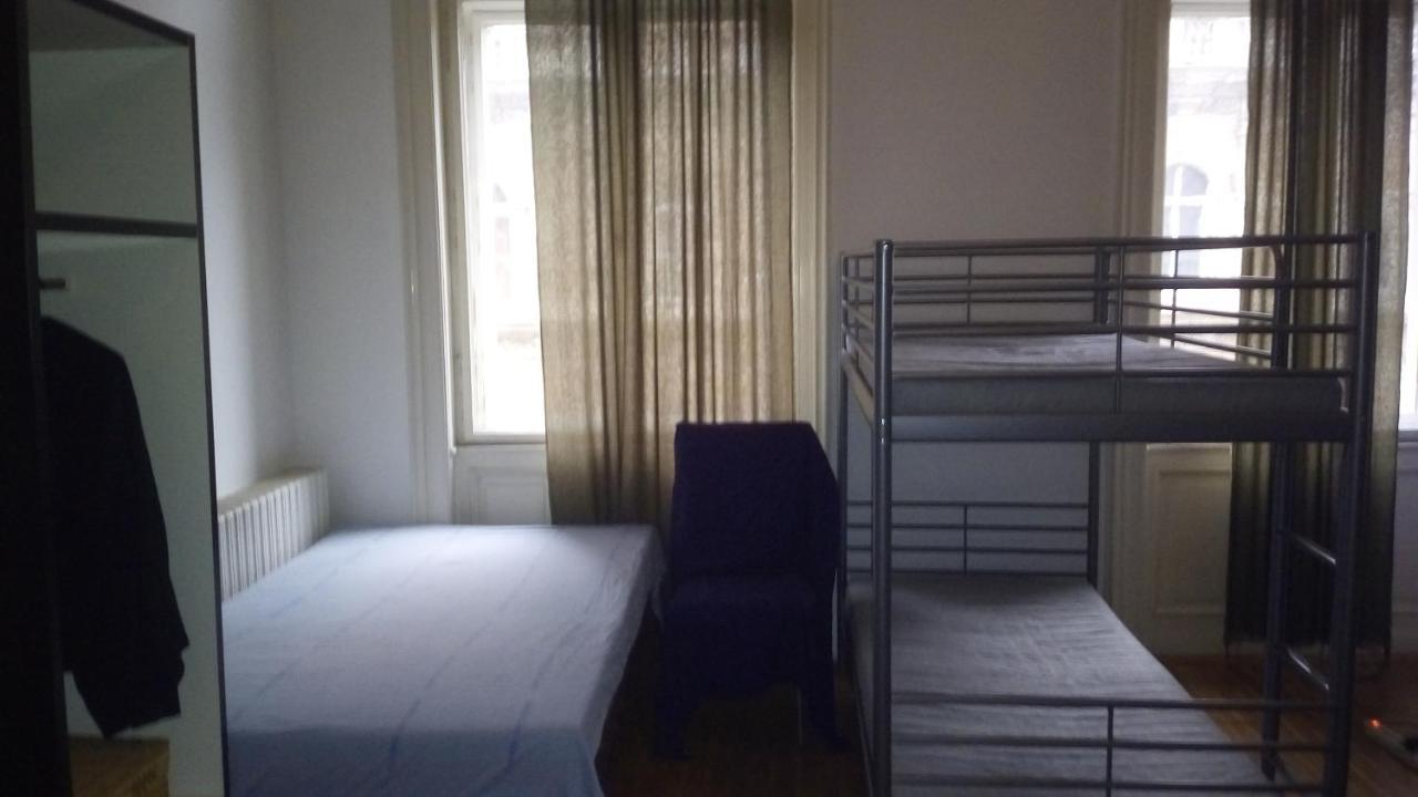 Black Dog Hostel Budapest Esterno foto